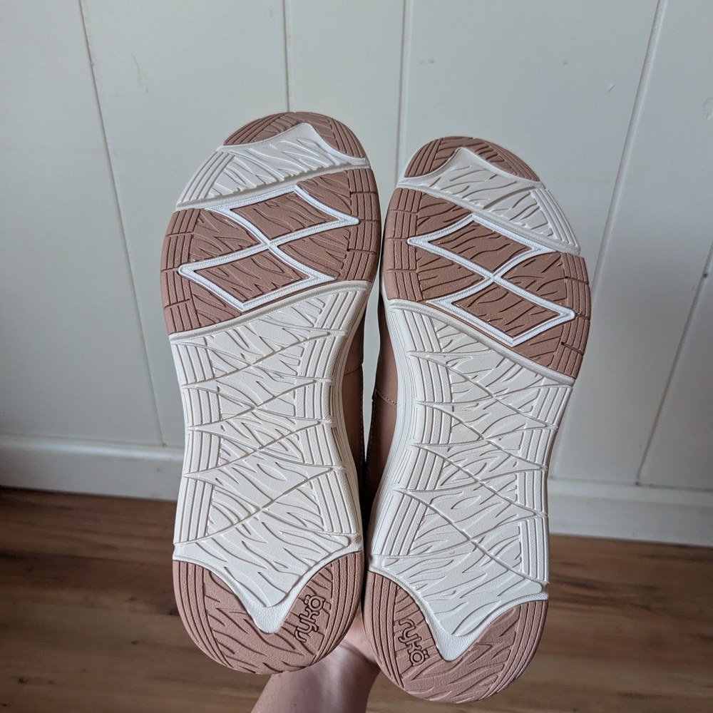 Ryka Beige Amanda Booties Size 9 With Elastic Closure - Picture 5 of 6